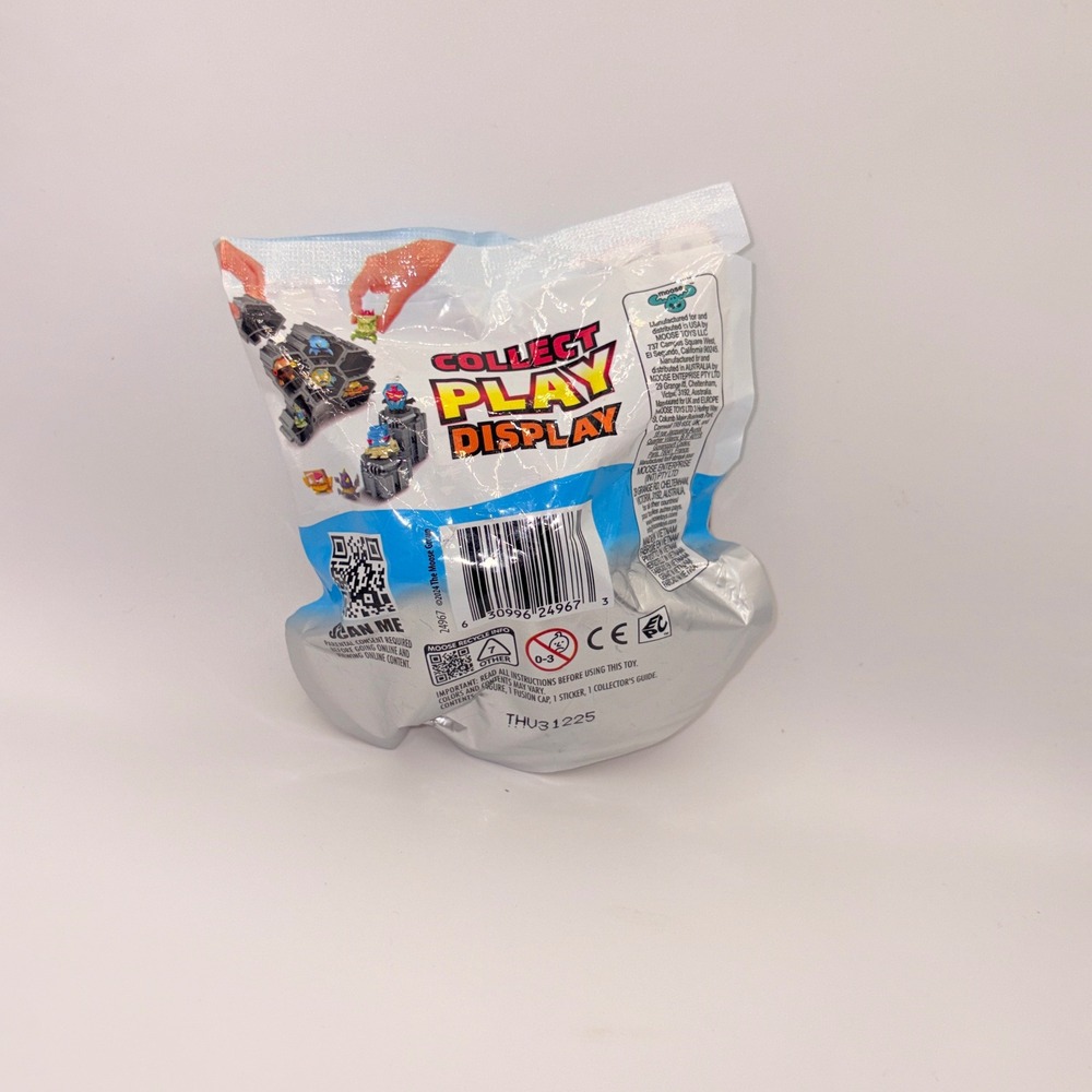 MrBeast Lab Swarms Battle Fusion Series Mystery Micro Beast Blind Bag New - Picture 3 of 3